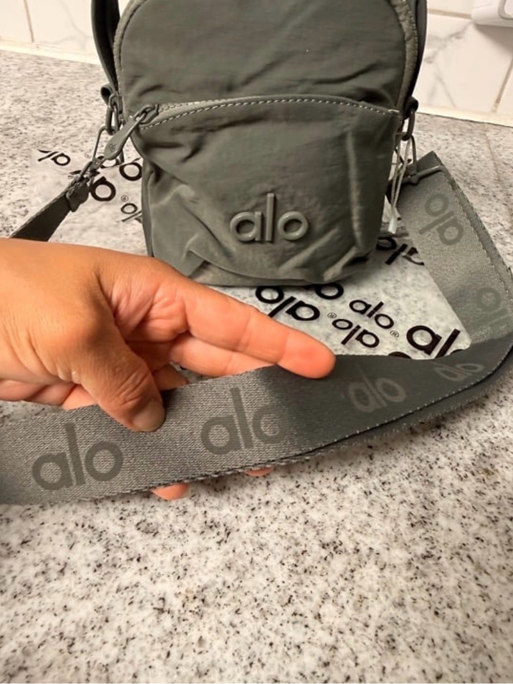 Alo Yoga unisex slate gray Crossbody Bag or shoulder bag - Picture 3 of 11
